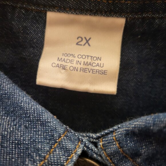 Women's 2X Plus Cotton Chambray Button Down Blouse Shacket Floral Embroidery Art - Picture 3 of 9